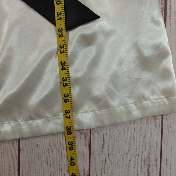 Morgan Taylor lace inset black trim ivory satin robe sz XXL - Picture 7 of 8